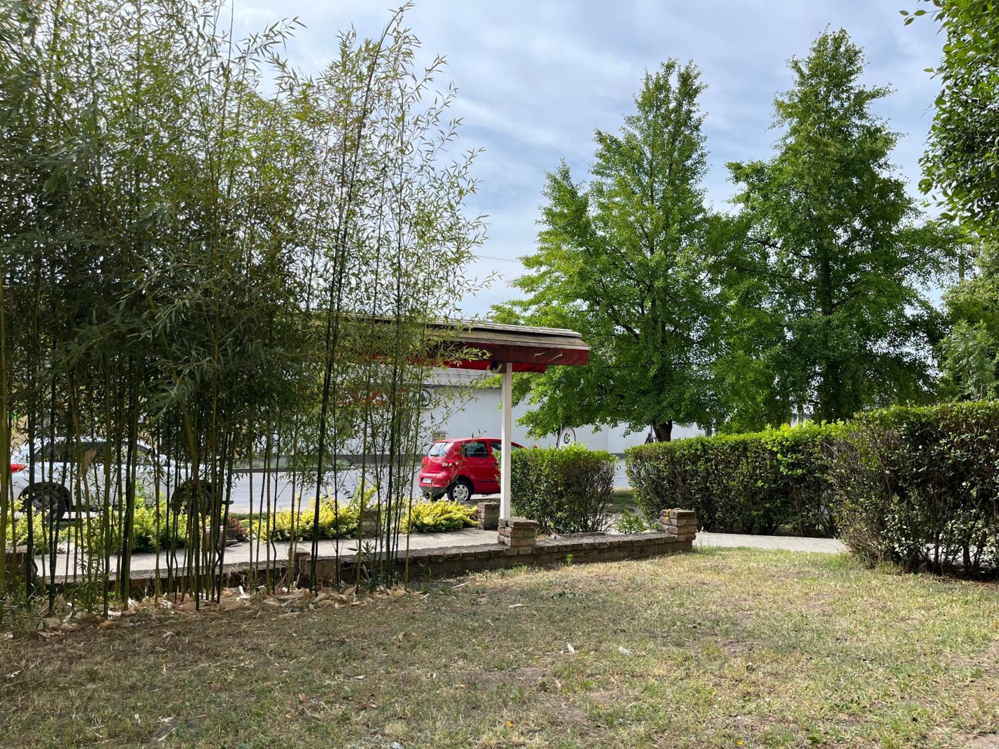 Centr00M Apartman Dunafoldvar Quarto foto